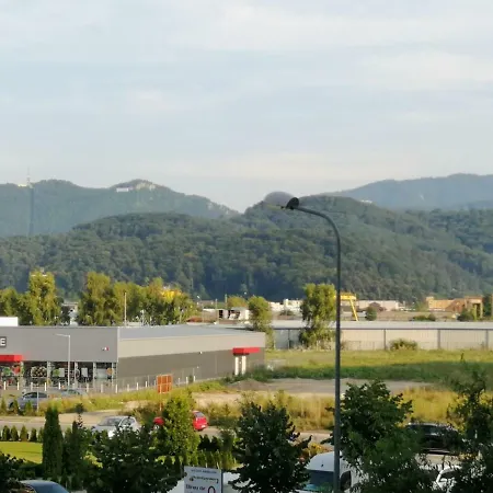 Апартаменти Friendly, Cozy, Super Mountain View Брашов